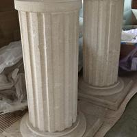 Tavolo in cristallo basi in travertino