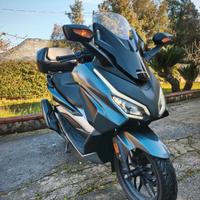 Honda Forza 350 versione Deluxe 