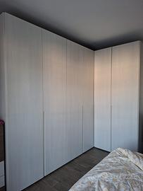 Armadio ad angolo colore bianco