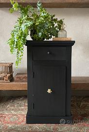 Comodino Mobiletto antico