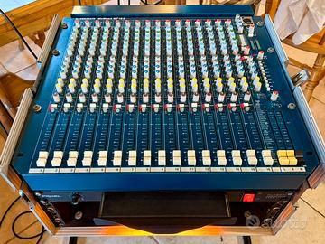 Mixer Allen & Heath Wizard 3 16:2
