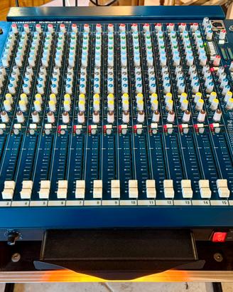 Mixer Allen & Heath Wizard 3 16:2