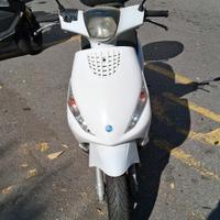 piaggio zip 