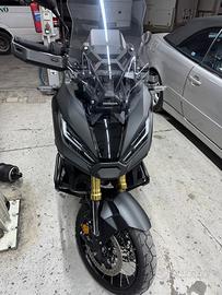 Honda X-adv 750 Nera