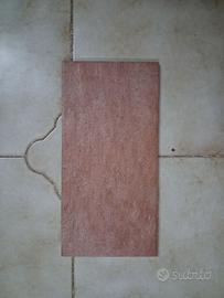 mattonelle, si vende per non utilizzo 
