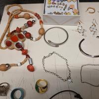 pendenti, orecchini e bracciali 
