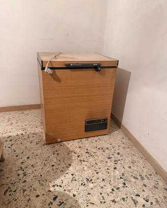Congelatore a pozzetto White-westinghouse