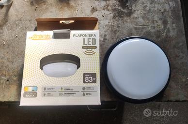 plafoniera led con sensore di movimento