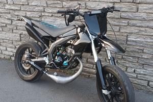 Derbi senda 77