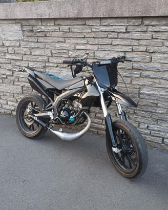 Derbi senda 77