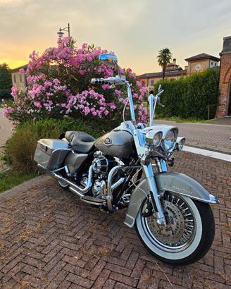 Harley Davidson road king classic