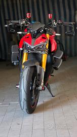 Ducati streetfighter v4 s