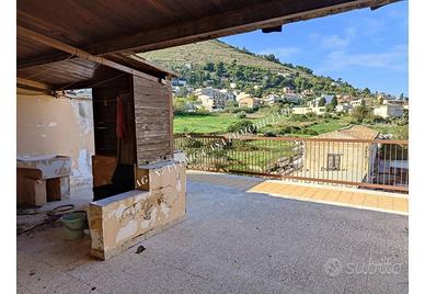 Palazzo / Stabile di 333 m² con 4 locali a Alcamo