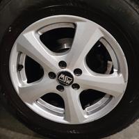 Cerchi in lega MSW r16 e gomme invernali Nokian