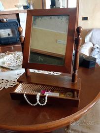 specchio con cassetto portaoggetti vintage