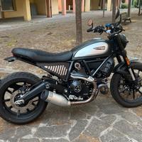 Ducati Icon Dark 800