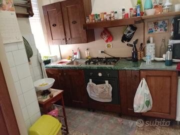 cucina in legno senza frigo 