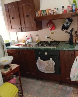 cucina in legno senza frigo 