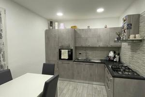 Trilocale Ristrutturato Pozzuoli,Cuma