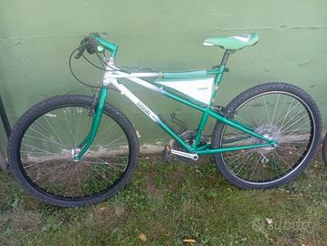 Mountain bike Bianchi sponsorizzata Gatorade anni