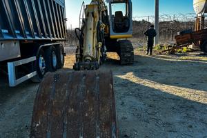 New holland E 245 2005