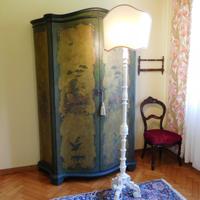 Lampada da terra antica in legno restaurata