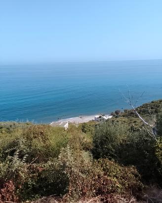 CASA DA 130MQ,GIARDINO ,DEPOSITO ,SPIAGGIA PRIVATA