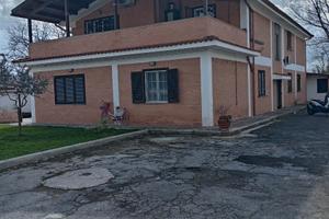 Appartamento in Villa arredato