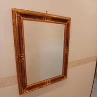 SPECCHIERA IN VETRO CON CORNICE