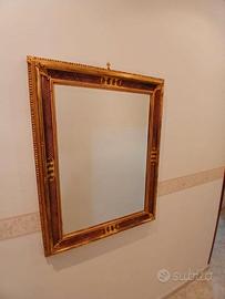 SPECCHIERA IN VETRO CON CORNICE