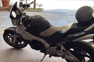 Suzuki GSR600