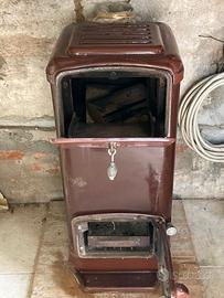 STUFA VINTAGE A LEGNA IN GHISA SMALTATA
