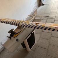 Aereo radiocomandato a scoppio con motore O.S. fun