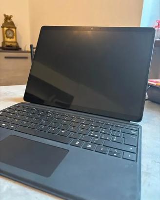 Microsoft Surface 8 pro - 16GB RAM