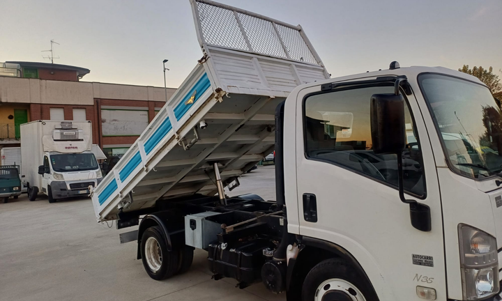 Isuzu ribaltabile km 90000