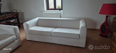 Divani in pelle ecologica. Poltrone e Sofà