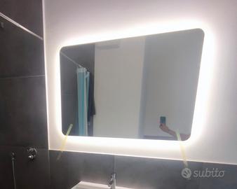specchio bagno led