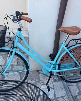 Bicicletta colore turchese