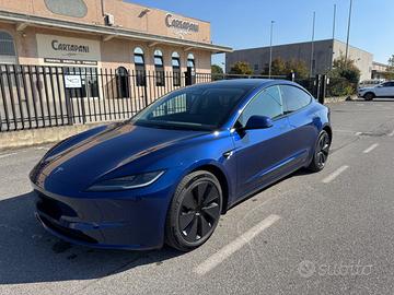TESLA MODEL 3 HIGHLAND