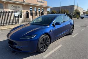 TESLA MODEL 3 HIGHLAND