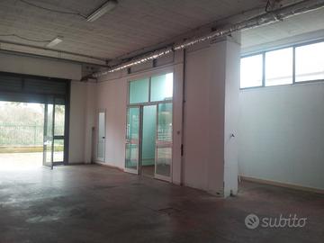 2 locali commerciali