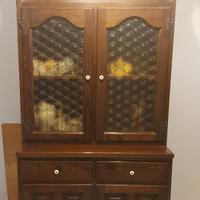 Credenza con vetrina