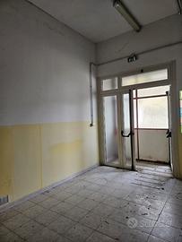 PRIVATO VENDE LOCALE COMMERCE 400 mq