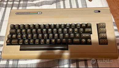 Commodore64 + Accessori in foto