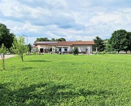 Agriturismo con annessa azienda agricola e casa