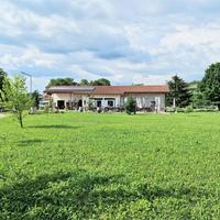 Agriturismo con annessa azienda agricola e casa