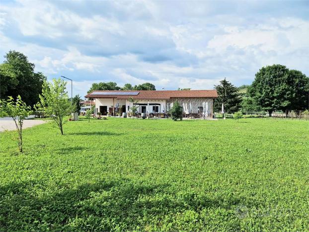 Agriturismo con annessa azienda agricola e casa