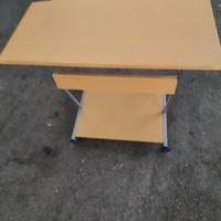 n. 5 tavoli porta PC 