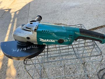 Smerigliatrice Makita grande