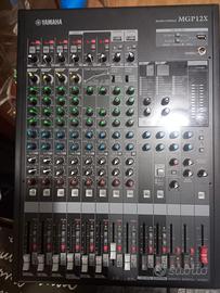 Mixer Yamaha MGP 12 X